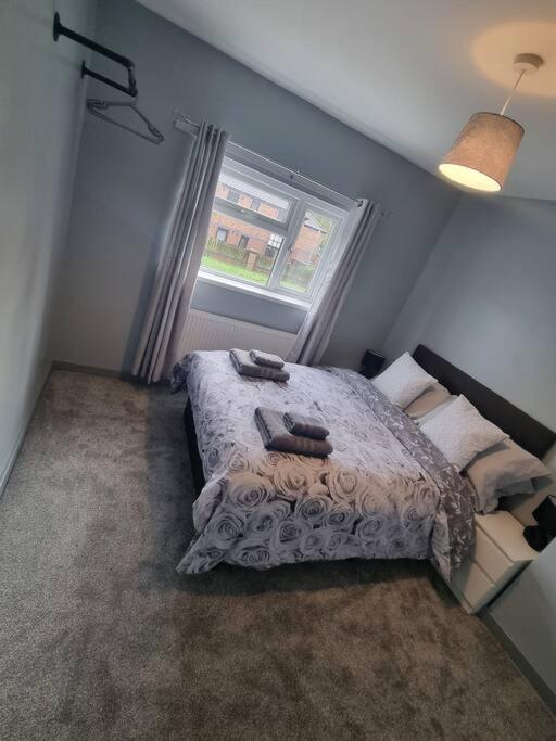 Willa 3 Bed Detached House & Hot Tub Wrexham Zewnętrze zdjęcie